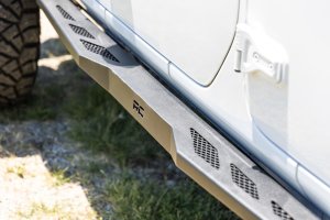 Jeep Wrangler Unlimited Rock Sliders - Rough Country - Heavy Duty - Flat black - '18-'25